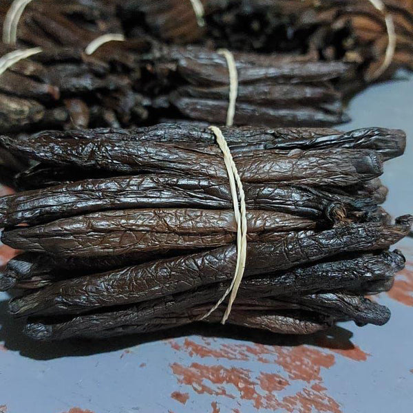 bundle of vanilla beans from nicaragua